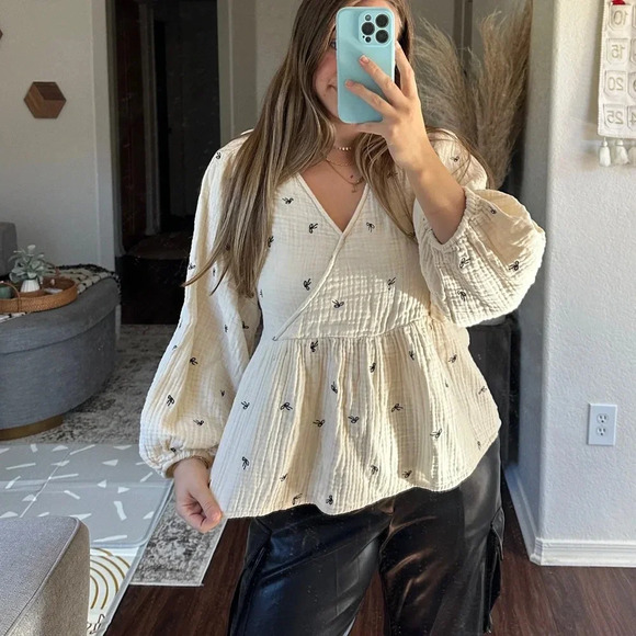 Madewell Lightspun Peplum Wrap Top in Tiny Bows - size S - Picture 9 of 9